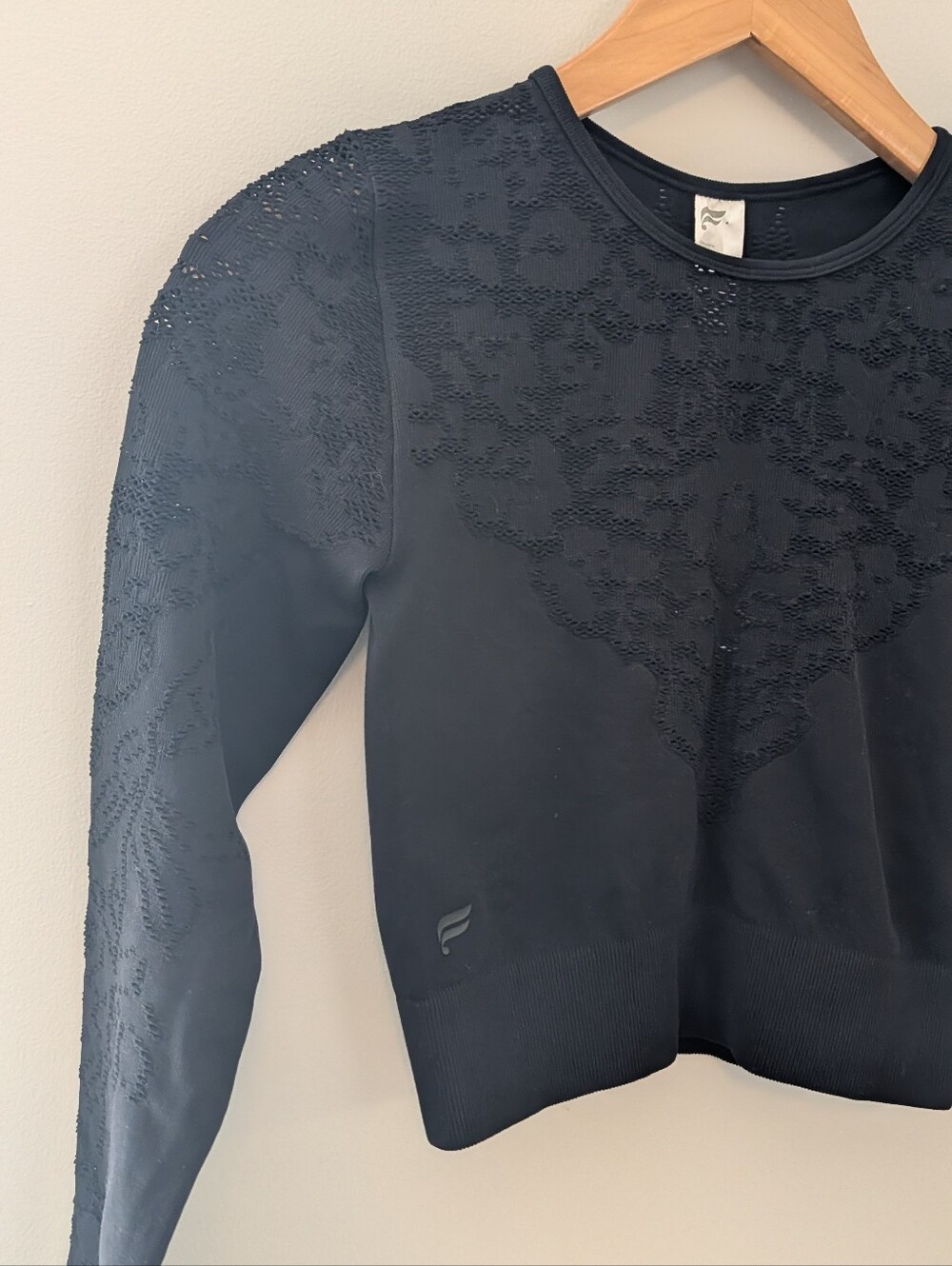 NWT Fabletics Seamless Black Lace Long Sleeve Crop Top S Mesh Cutout